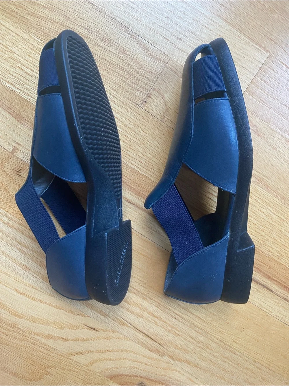 Sandal - Picture 2 of 4